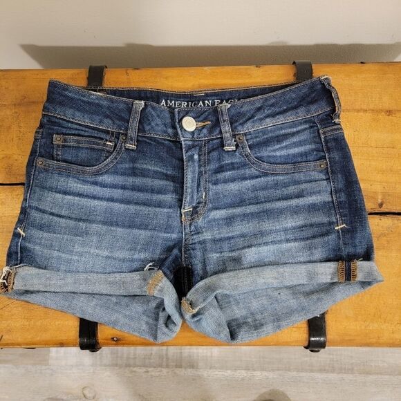 American Eagle Cuffed Super Stretch Jean Shorts, Sz 4 - Picture 1 of 3